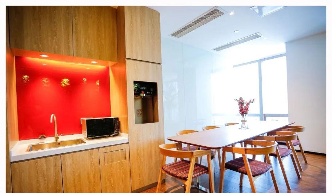 港汇在徐家汇几号口_徐家汇港汇广场营业时间_